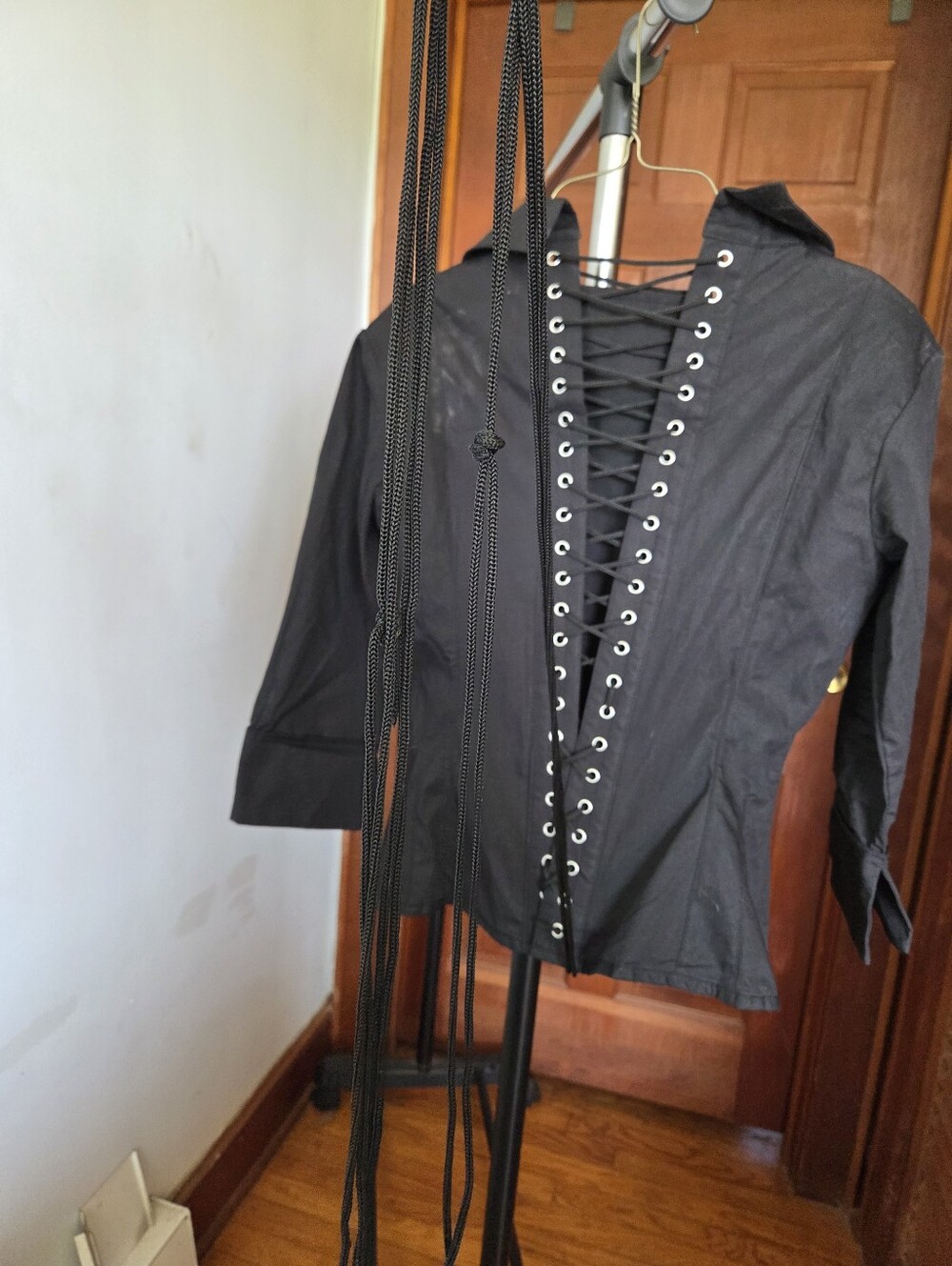 Corset Story Fitted Blouse - Picture 7 of 8